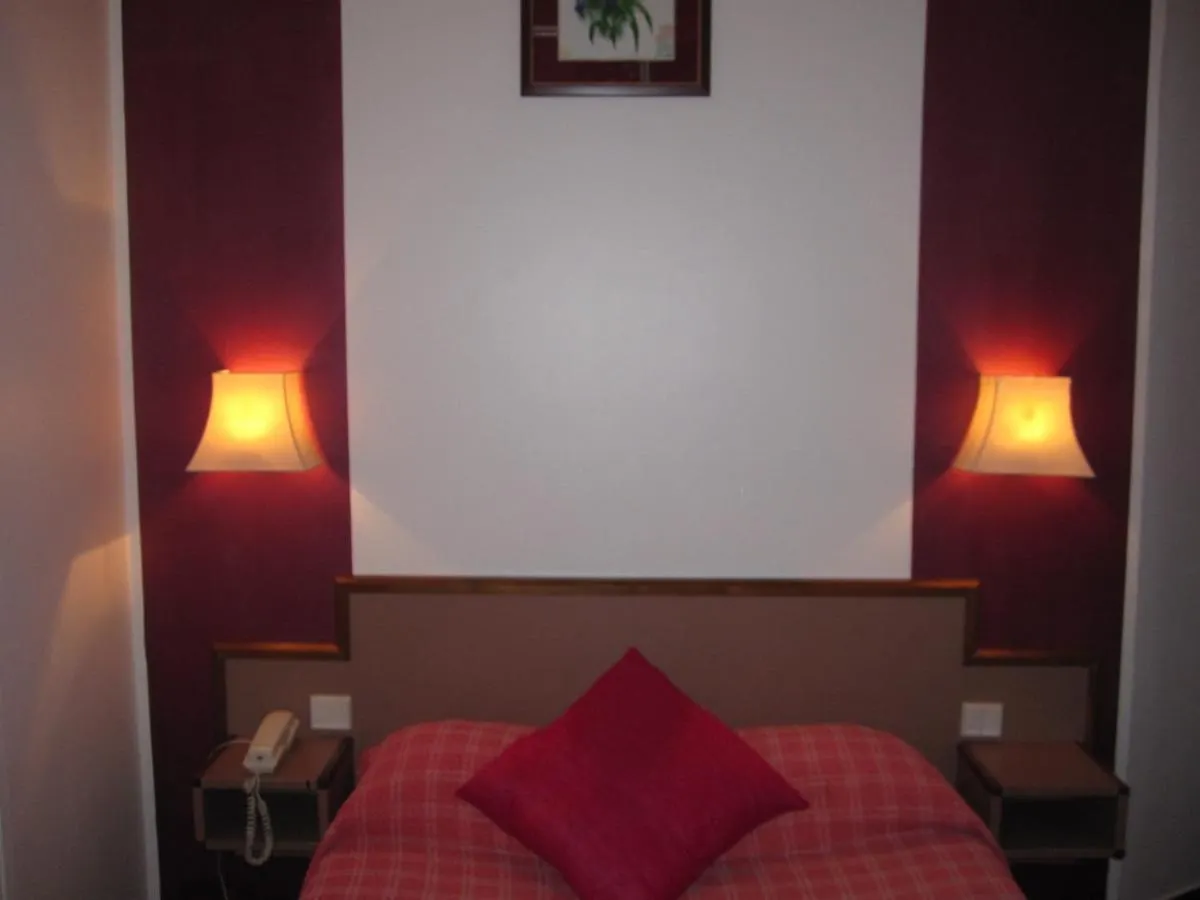 Hotel Royal Bergère Paris 3*,